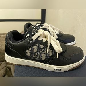Size 39 (US 6) Dior B27 LOW-TOP SNEAKER